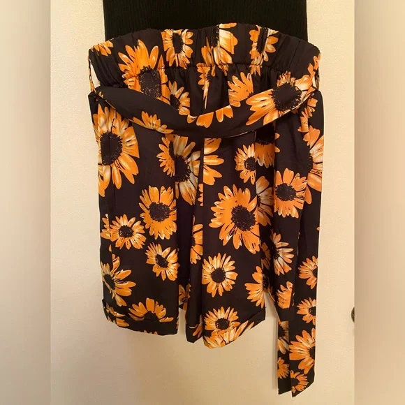 Women’s XS Sunflower Romper with Belt - Picture 2 of 5